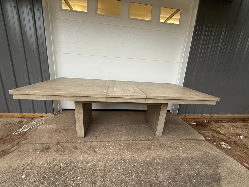Yetaria Modern Farmhouse Dining Table