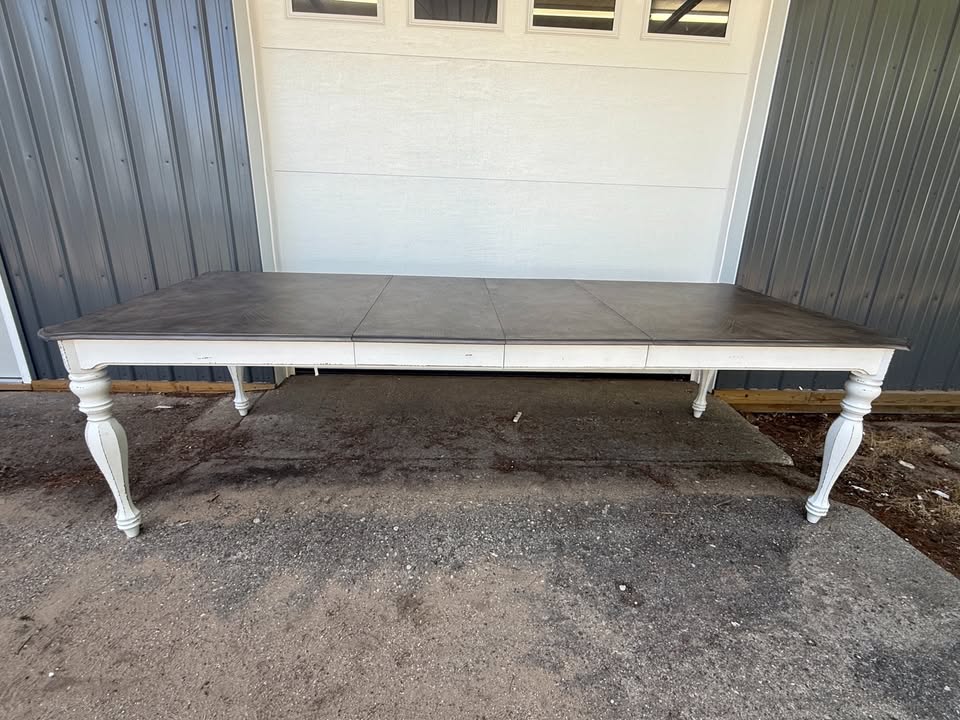 Colchester Extendable Dining Table