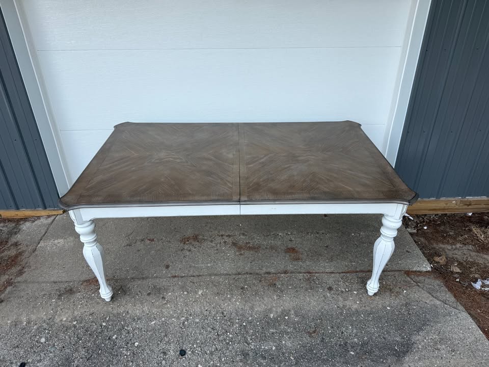 Colchester Extendable Dining Table